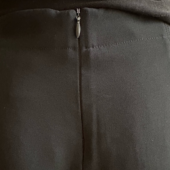 Dana Buchman Black Plain Midi Skirt Zipper In Back SZ P10 Great Condition - Picture 5 of 11
